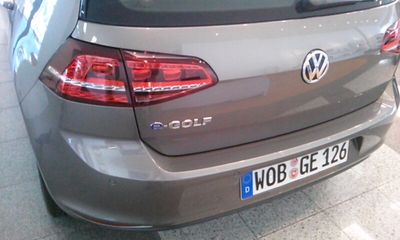 e-GOLF 後ろ.jpg